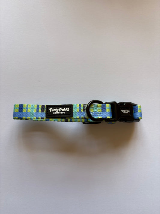 Electric Highland Collar