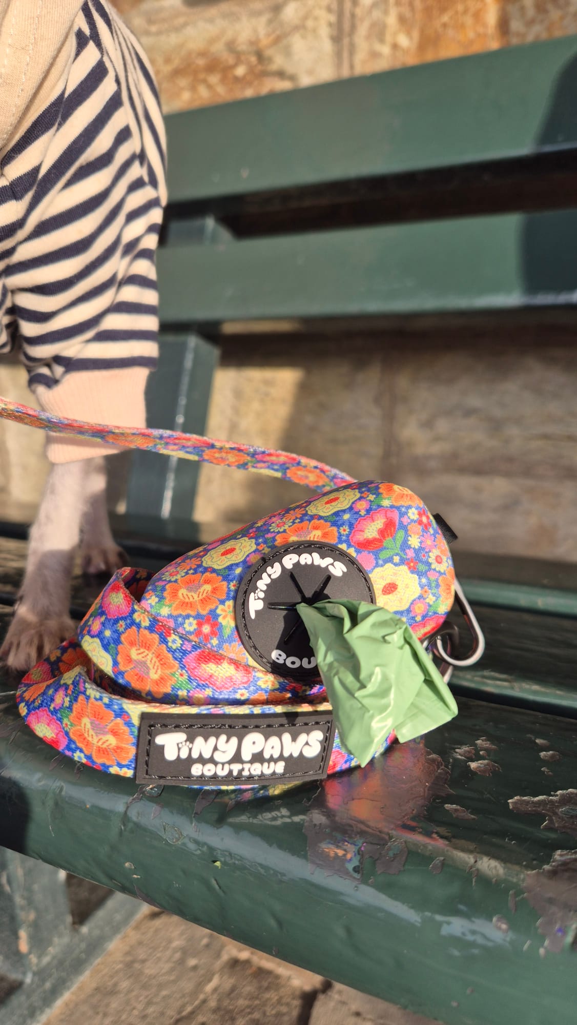 Groovy Garden Poo Bag Holder